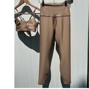 Alo Yoga Airlift Intrigue Bra 7/8 High-Waist Airlift Legging Toasted Almond XS